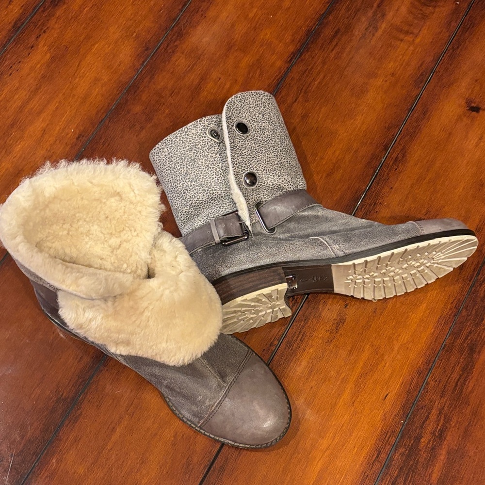 Matt Bernson Gray and Cream Shearling Boots